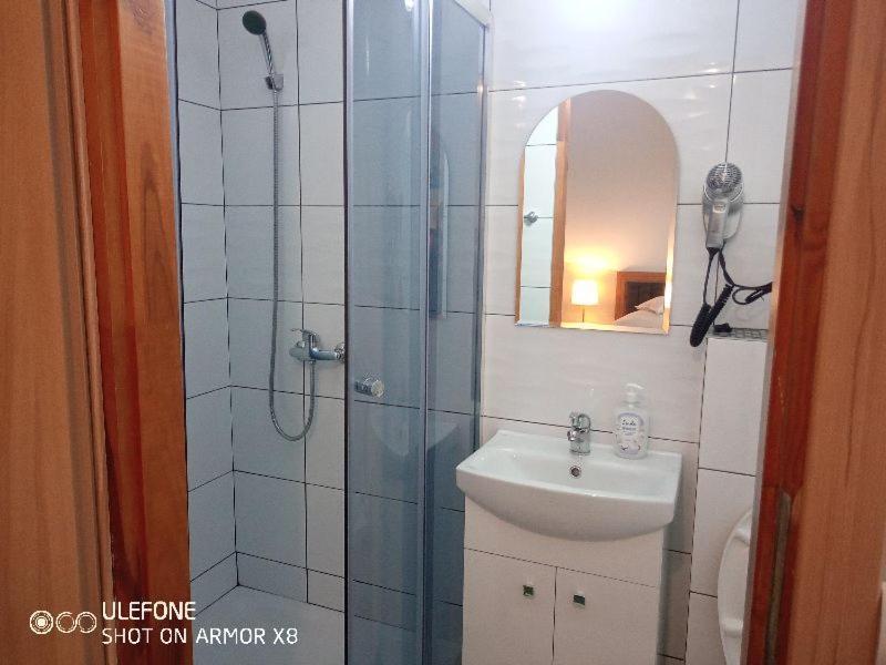 Willa Cyprys - Pokoje I Apartamenty Z Aneksami - Centrum Wisła Exteriör bild